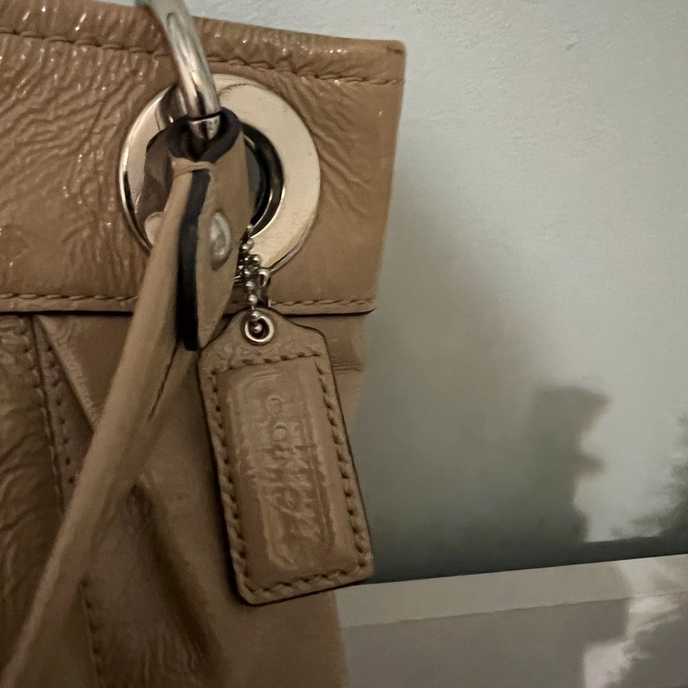 Coach Ashley tan Leather Hobo Shoulder Bag.  A1273-F17953. - Picture 2 of 5